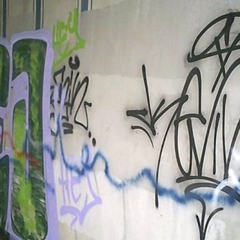 24-latek malował graffiti na moście Grota na Pradze