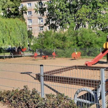 Rozpoczecie modernizacji placu zabaw na placu Hallera - Życie Pragi Północ