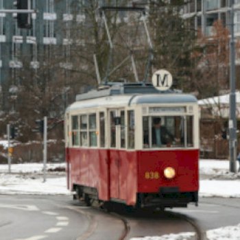 Zabytkowy tramwaj na Pradze Północ - Życie Pragi Północ