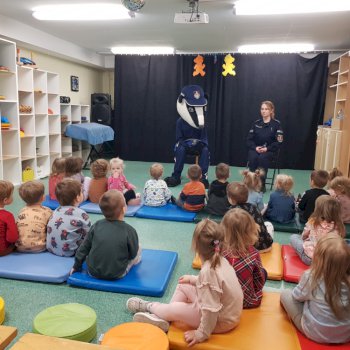 Odwiedziny policjantki w przedszkolach na Pradze Północ - Życie Pragi Północ